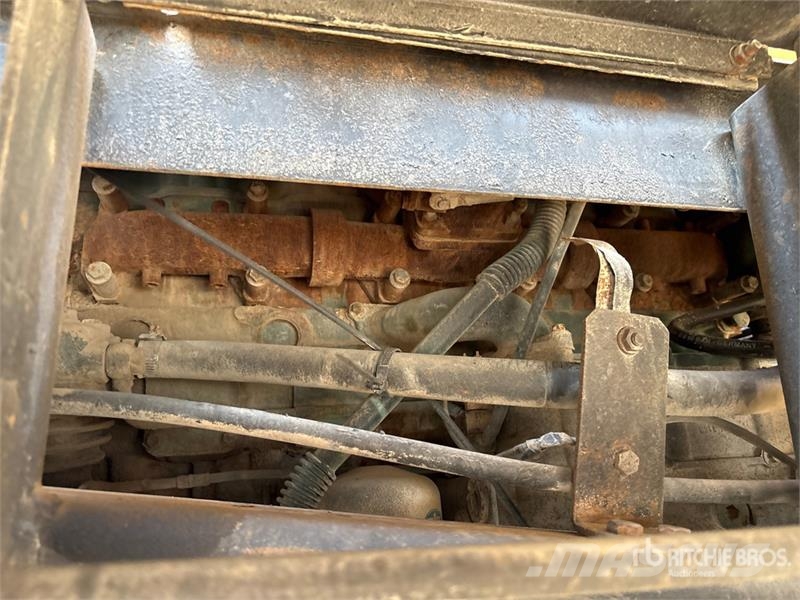 Kato NK550VR 55 ton 8x4x4 Hydraulic Truck Crane رافعات مجنزرة