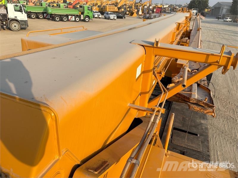Kato NK550VR 55 ton 8x4x4 Hydraulic Truck Crane رافعات مجنزرة