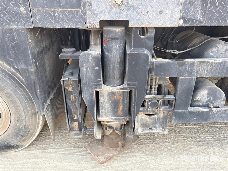 Kato NK550VR 55 ton 8x4x4 Hydraulic Truck Crane رافعات مجنزرة