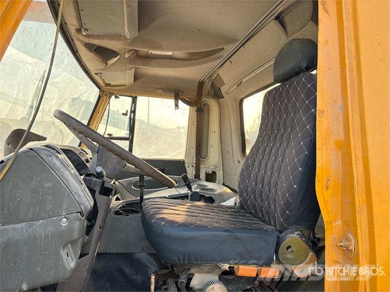 Kato NK550VR 55 ton 8x4x4 Hydraulic Truck Crane رافعات مجنزرة