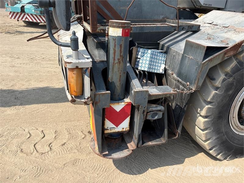Kobelco RK250 Grues mobiles
