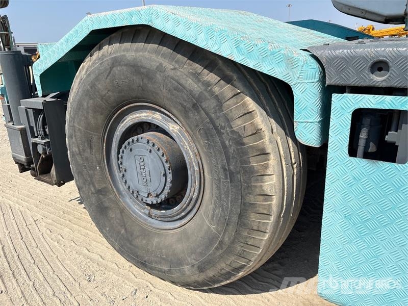 Kobelco RK500 50 ton 4x4x4 Rough Terrain Crane Raske maastiku tõstukid