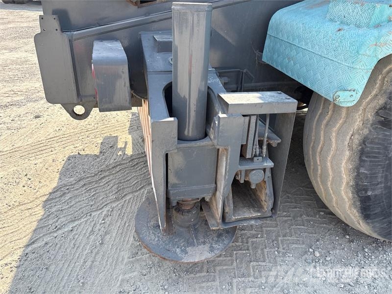 Kobelco RK500 50 ton 4x4x4 Rough Terrain Crane Raske maastiku tõstukid