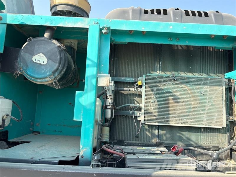 Kobelco SK210HDLC-8 Tracked Excavator Roomikekskavaatorid