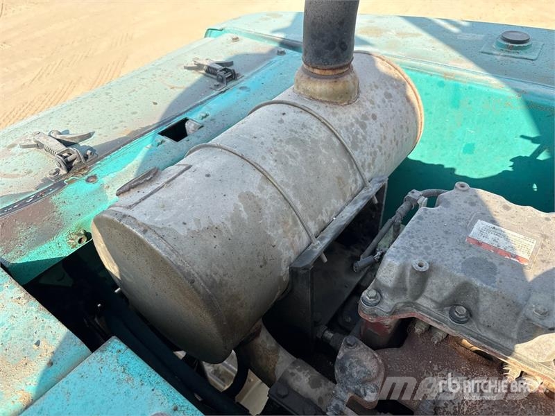 Kobelco SK210HDLC-8 Tracked Excavator Roomikekskavaatorid