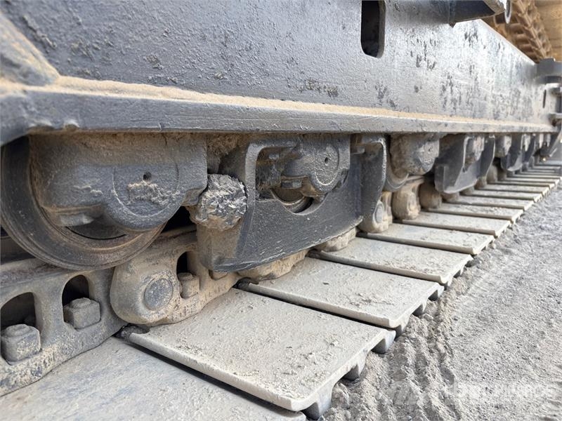 Kobelco SK210HDLC-8 Tracked Excavator Roomikekskavaatorid
