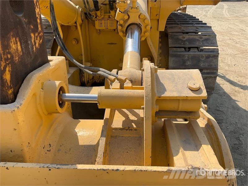 Komatsu D155A-6R Crawler Dozer Buldooserid
