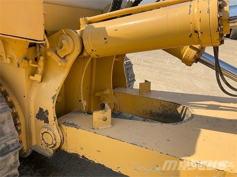 Komatsu D155A-6R Crawler Dozer Buldooserid
