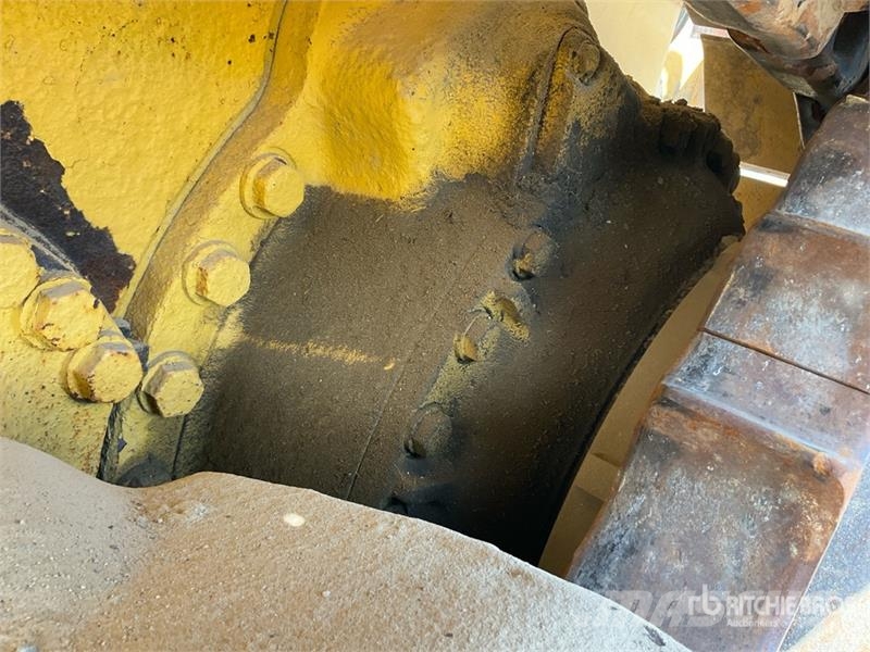 Komatsu D155A-6R Crawler Dozer Buldooserid