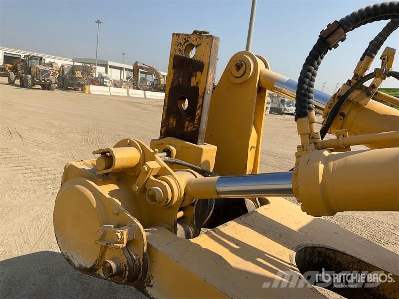 Komatsu D155A-6R Crawler Dozer Buldooserid
