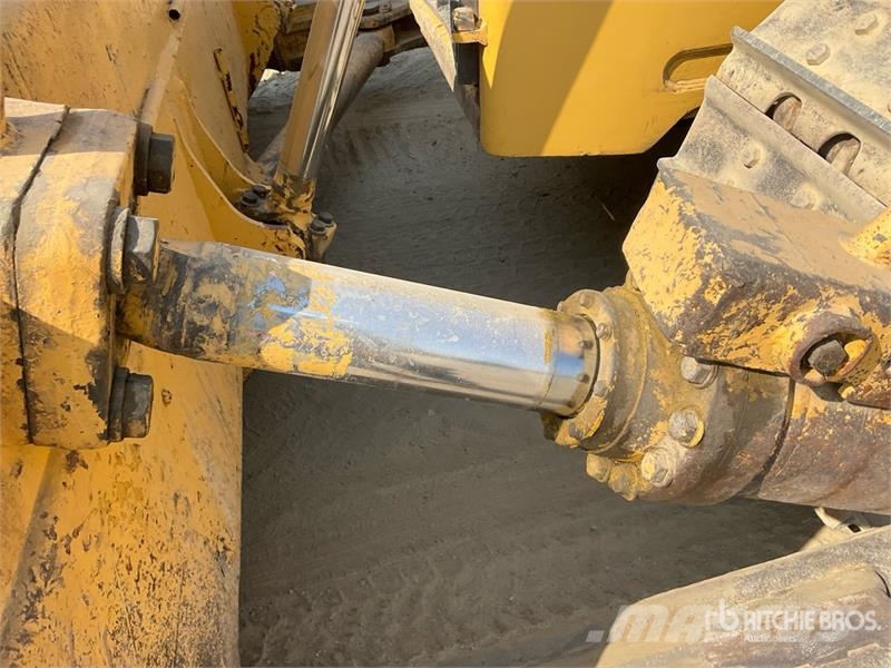 Komatsu D155A-6R Crawler Dozer Buldooserid