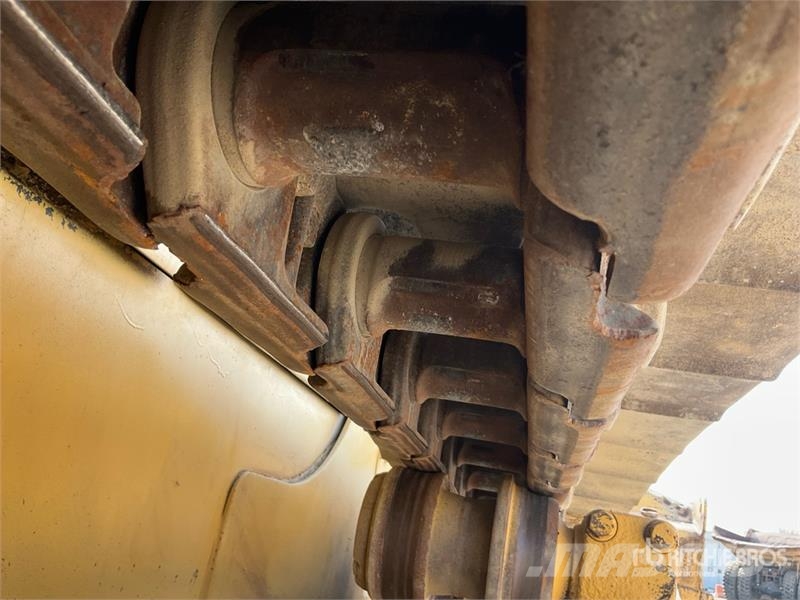 Komatsu D155A-6R Crawler Dozer Buldooserid