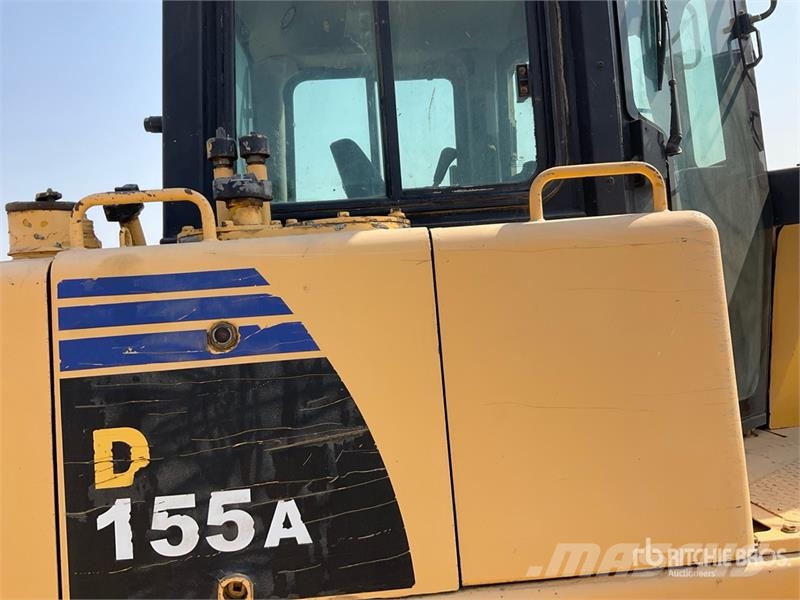 Komatsu D155A-6R Crawler Dozer Buldooserid