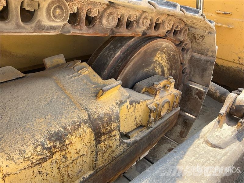 Komatsu D155A-6R Crawler Dozer Buldooserid