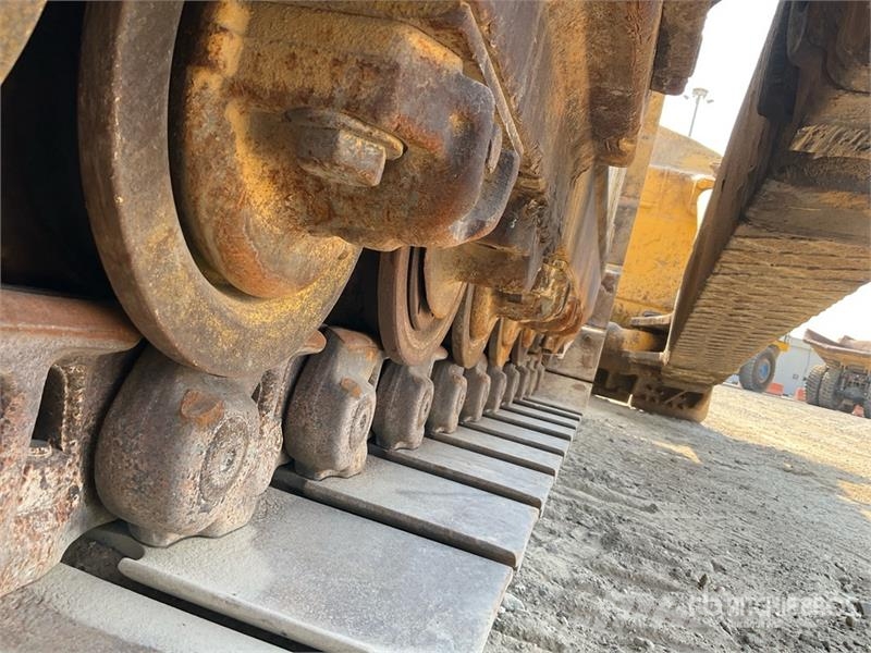 Komatsu D155A-6R Crawler Dozer Buldooserid