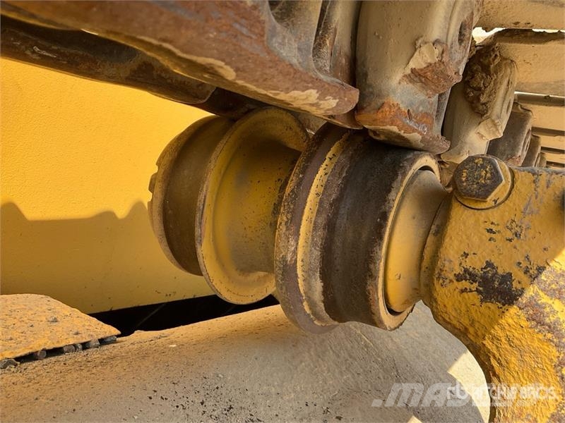 Komatsu D155A-6R Crawler Dozer Buldooserid