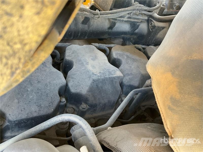Komatsu D155A-6R Crawler Dozer Buldooserid