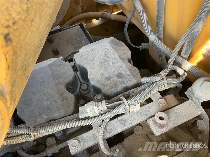Komatsu D155A-6R Crawler Dozer Buldooserid