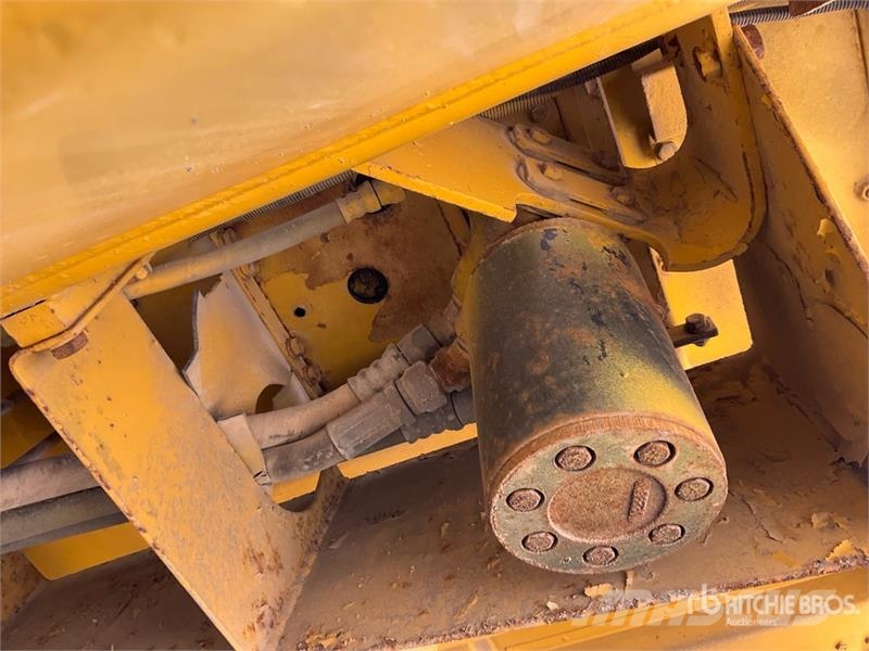 Komatsu HD785-5 Belden kirma kaya kamyonu