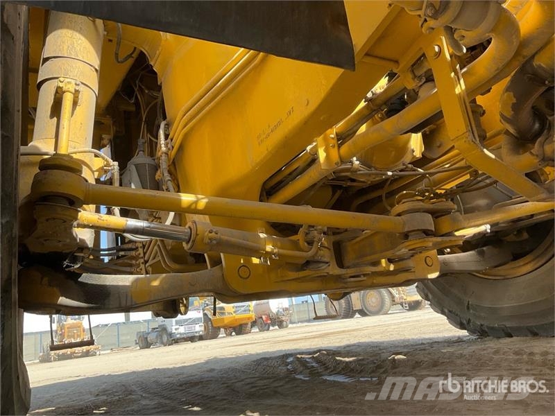 Komatsu HD785-5 Belden kirma kaya kamyonu