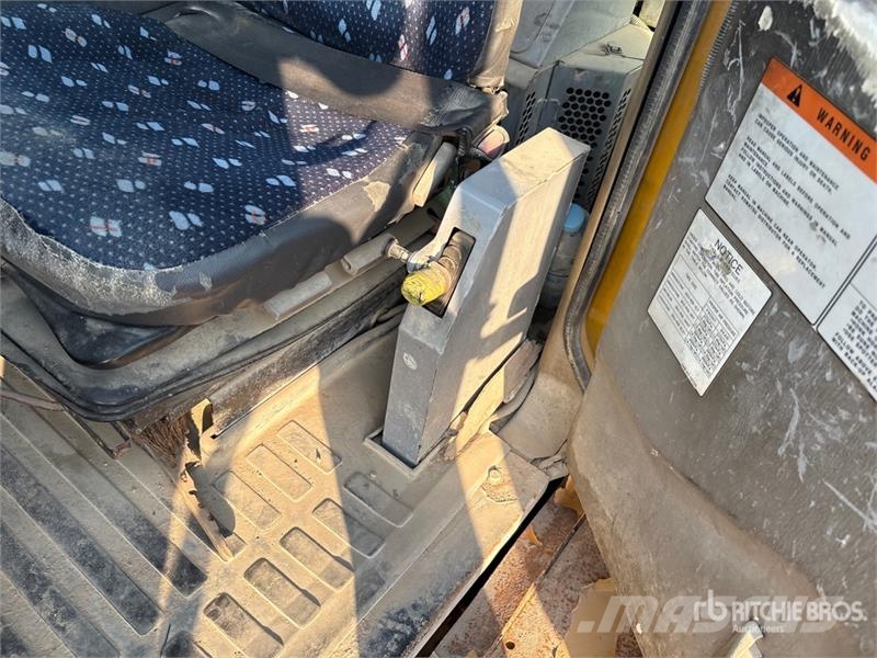 Komatsu HM400 Liigendraamiga pinnaseveokid
