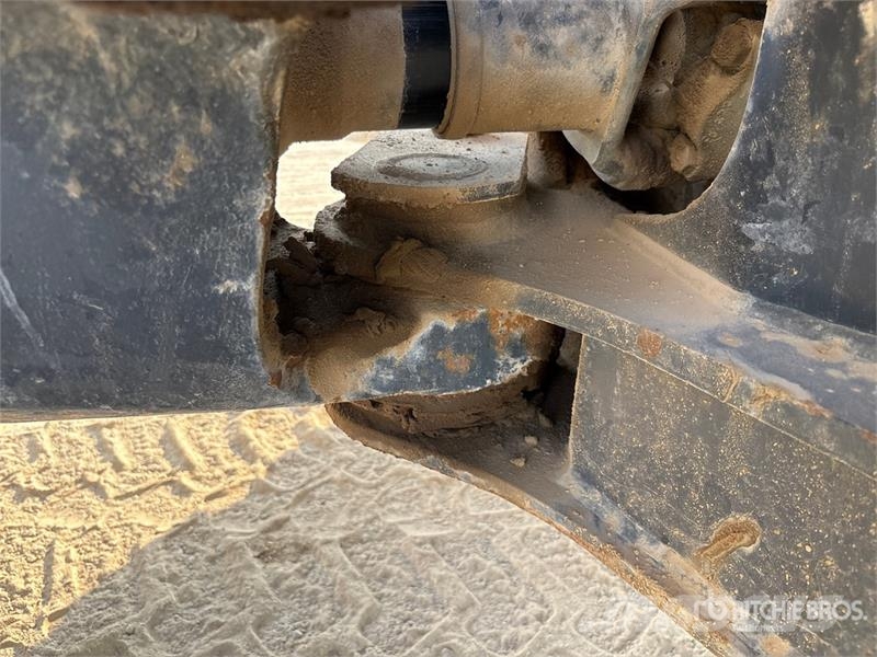 Komatsu HM400 Liigendraamiga pinnaseveokid