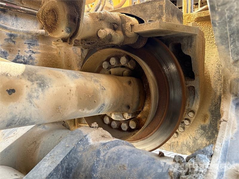 Komatsu HM400-1 Csuklósdömperek
