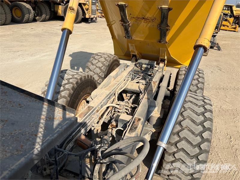 Komatsu HM400-1 Csuklósdömperek