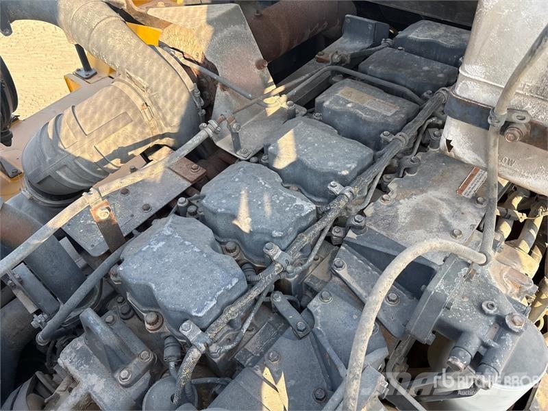 Komatsu HM400-1 ساحبات مفصلية