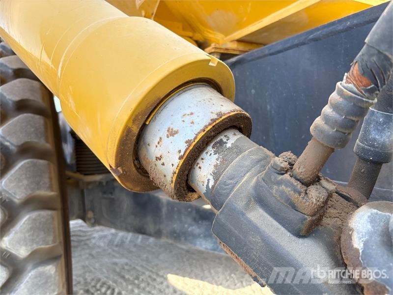 Komatsu HM400-1 Csuklósdömperek