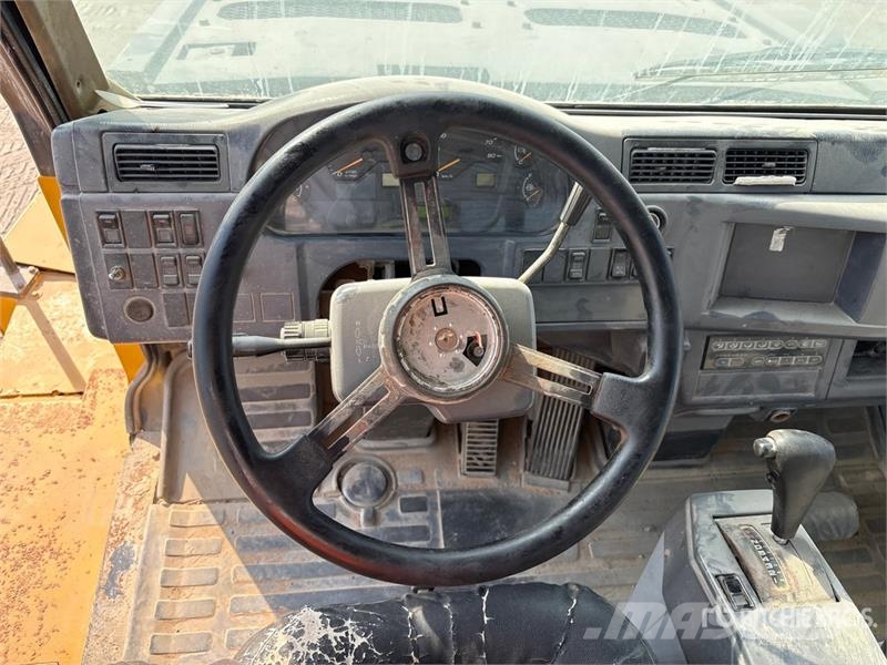 Komatsu HM400-1 Csuklósdömperek