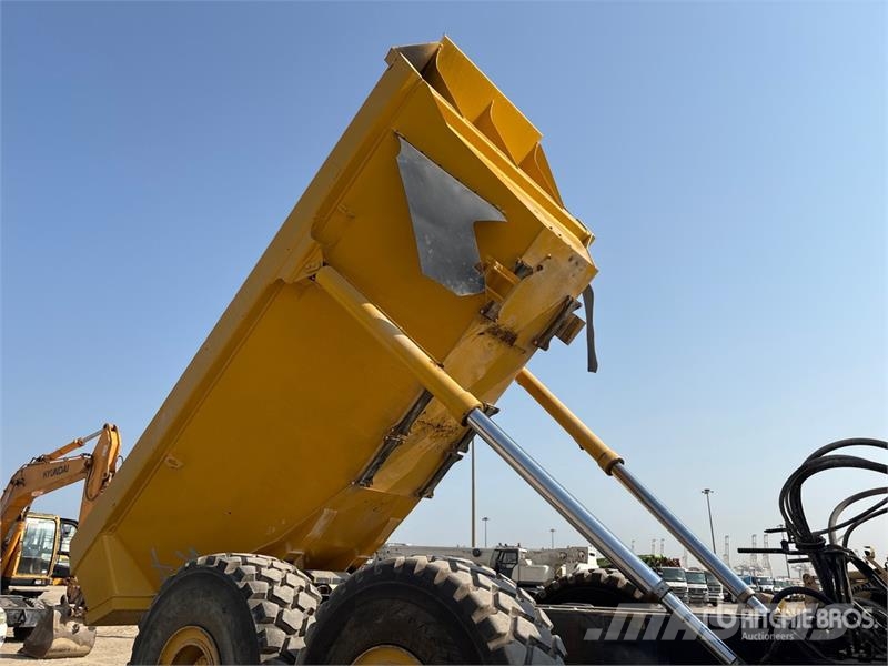 Komatsu HM400-1 Csuklósdömperek