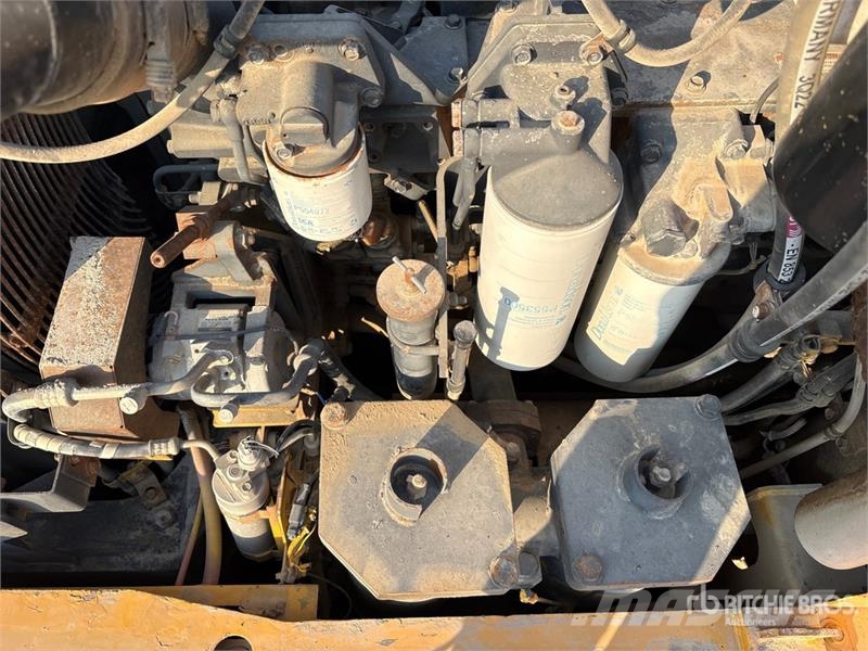 Komatsu HM400-1 ساحبات مفصلية