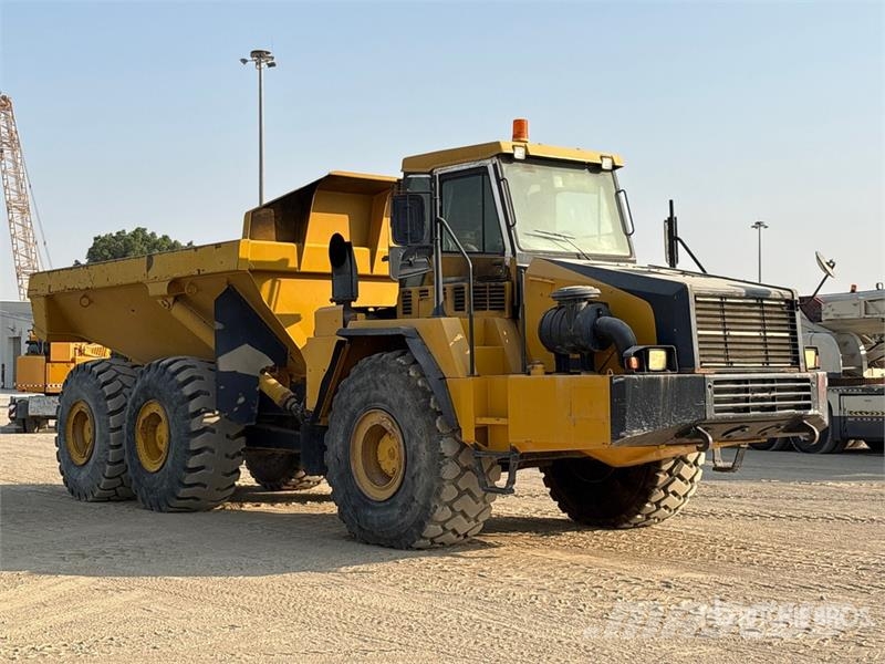 Komatsu HM400-1 ساحبات مفصلية