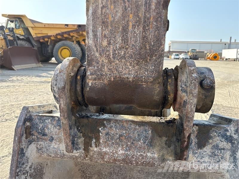 Komatsu PC200-7 Pelle sur chenilles