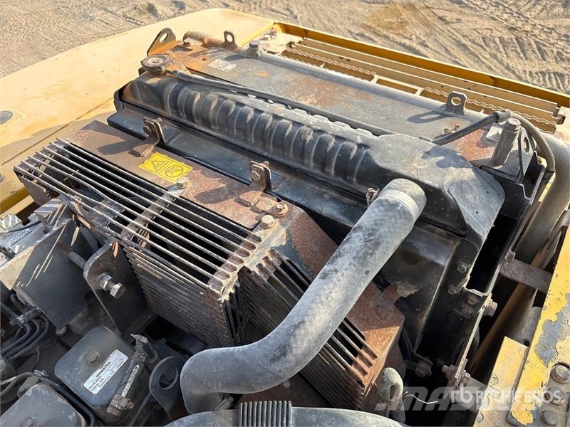 Komatsu PC200-7 Pelle sur chenilles