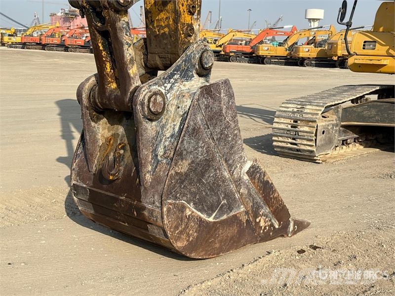 Komatsu PC200-7 Pelle sur chenilles