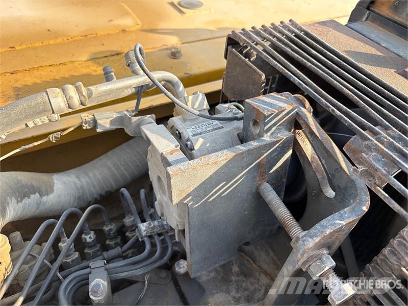 Komatsu PC200-7 Pelle sur chenilles