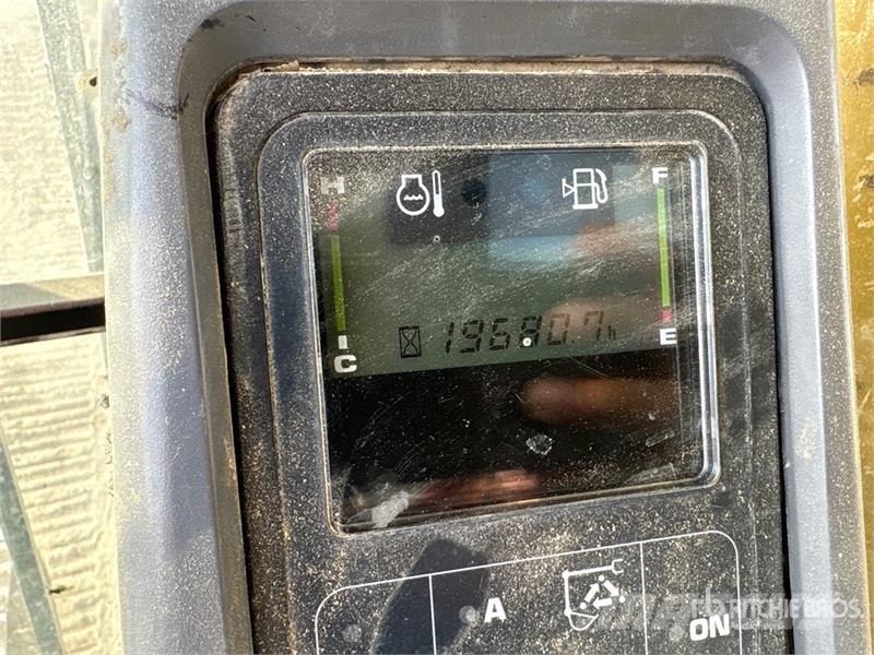 Komatsu PC200-7 Pelle sur chenilles