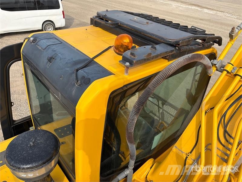 Komatsu PC200-8 履带挖掘机