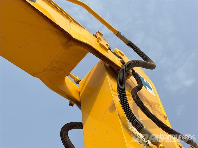 Komatsu PC200-8 履带挖掘机