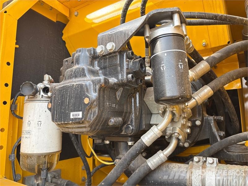 Komatsu PC200-8 履带挖掘机