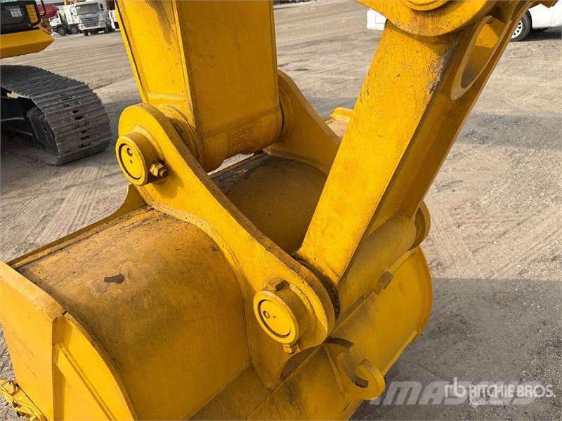Komatsu PC200-8 履带挖掘机
