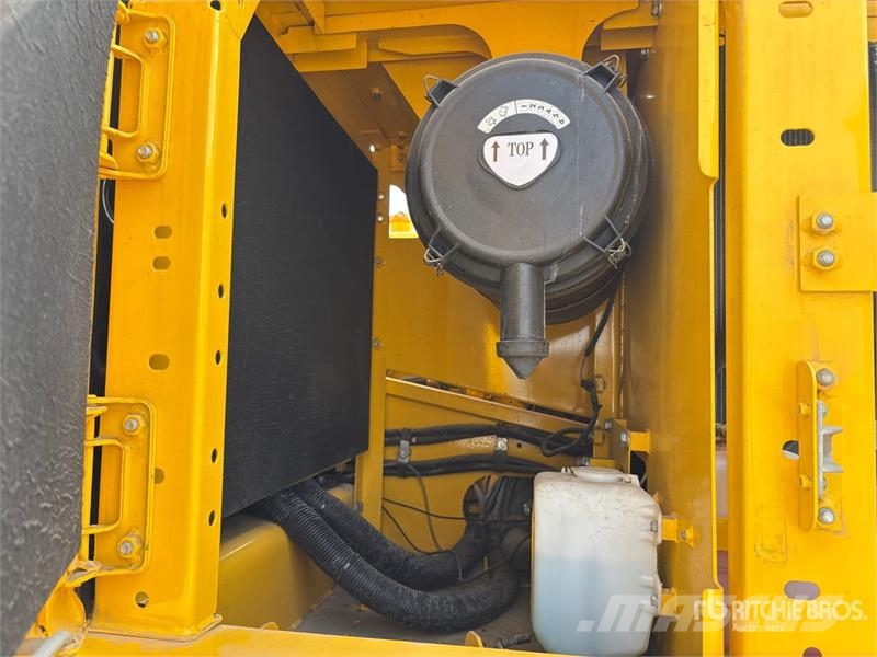 Komatsu PC200-8 履带挖掘机