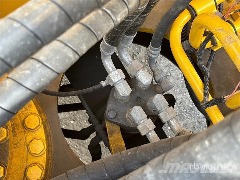 Komatsu PC200-8 履带挖掘机