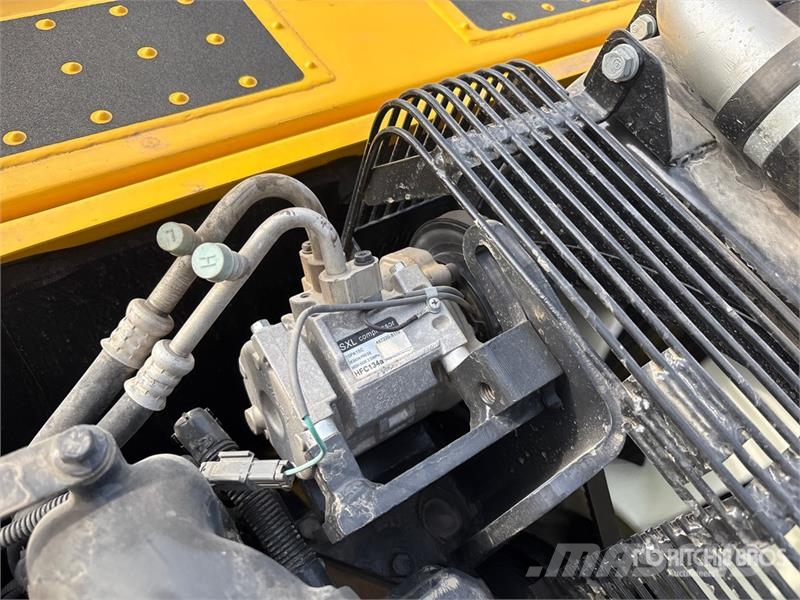 Komatsu PC200-8 履带挖掘机