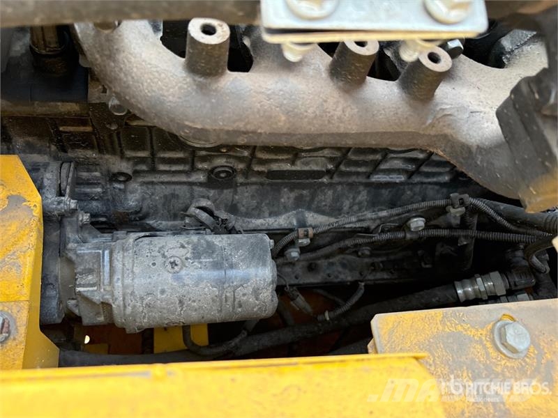 Komatsu PC200-8 履带挖掘机