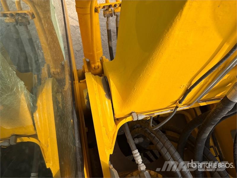 Komatsu PC200-8 履带挖掘机