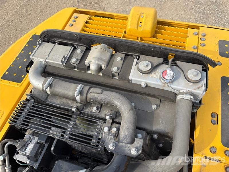 Komatsu PC200-8 履带挖掘机