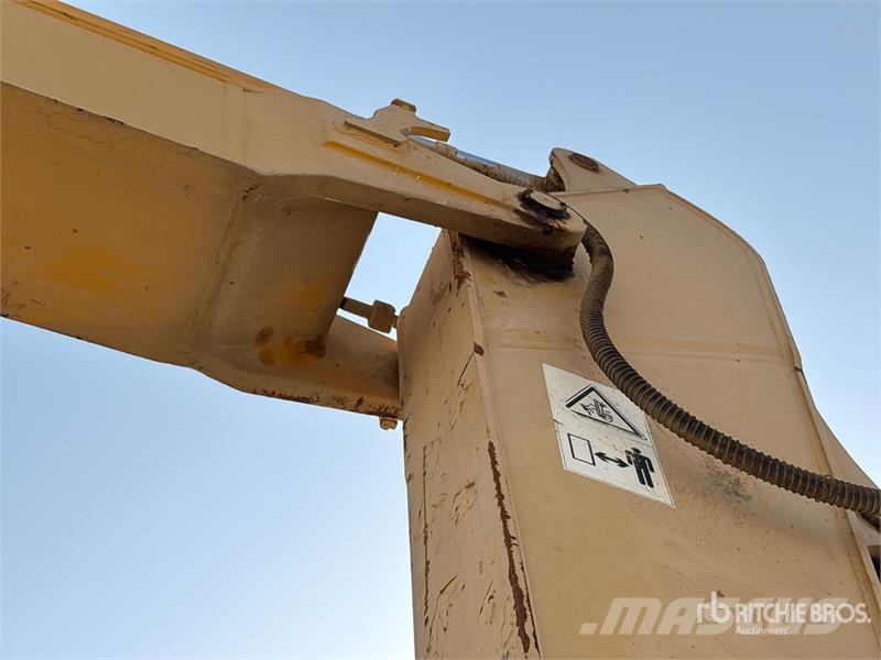 Komatsu PC220-7 履带挖掘机